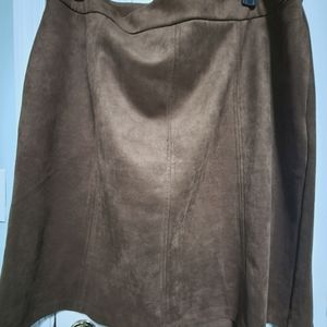 Brown suede skirt, size 20